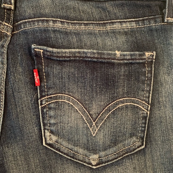 Levi’s slim fit woman’s jeans - Picture 2 of 3